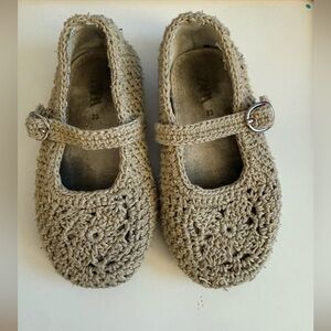 Zara Kids Crochet Mary Jane Shoes in Beige toddler size 7